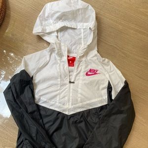 Kids Nike Wind Jacket - size small